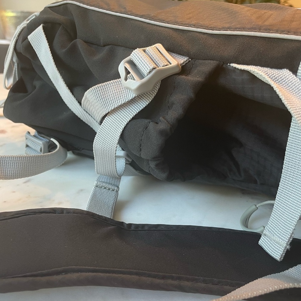 Lowepro Photo Sport 200 AW Camera Hiking Backpack (Black) - Picture 7 of 12